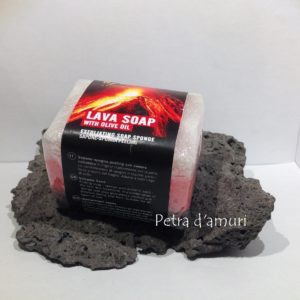 Sapone di Lava esfoliante con polvere vulcanica dell’Etna