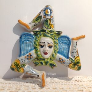 Trinacria in ceramica siciliana