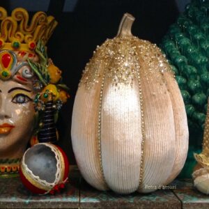 Zucca Decorativa Natalizia in Velluto Tortora e Paillettes Oro H 30 cm