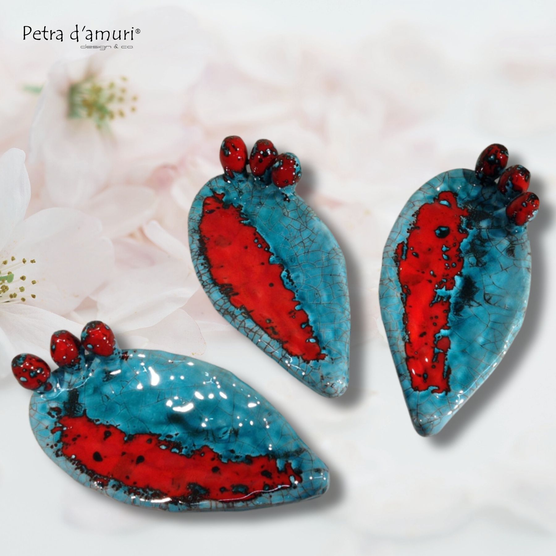 Pala di ficodindia in ceramica artigianale siciliana