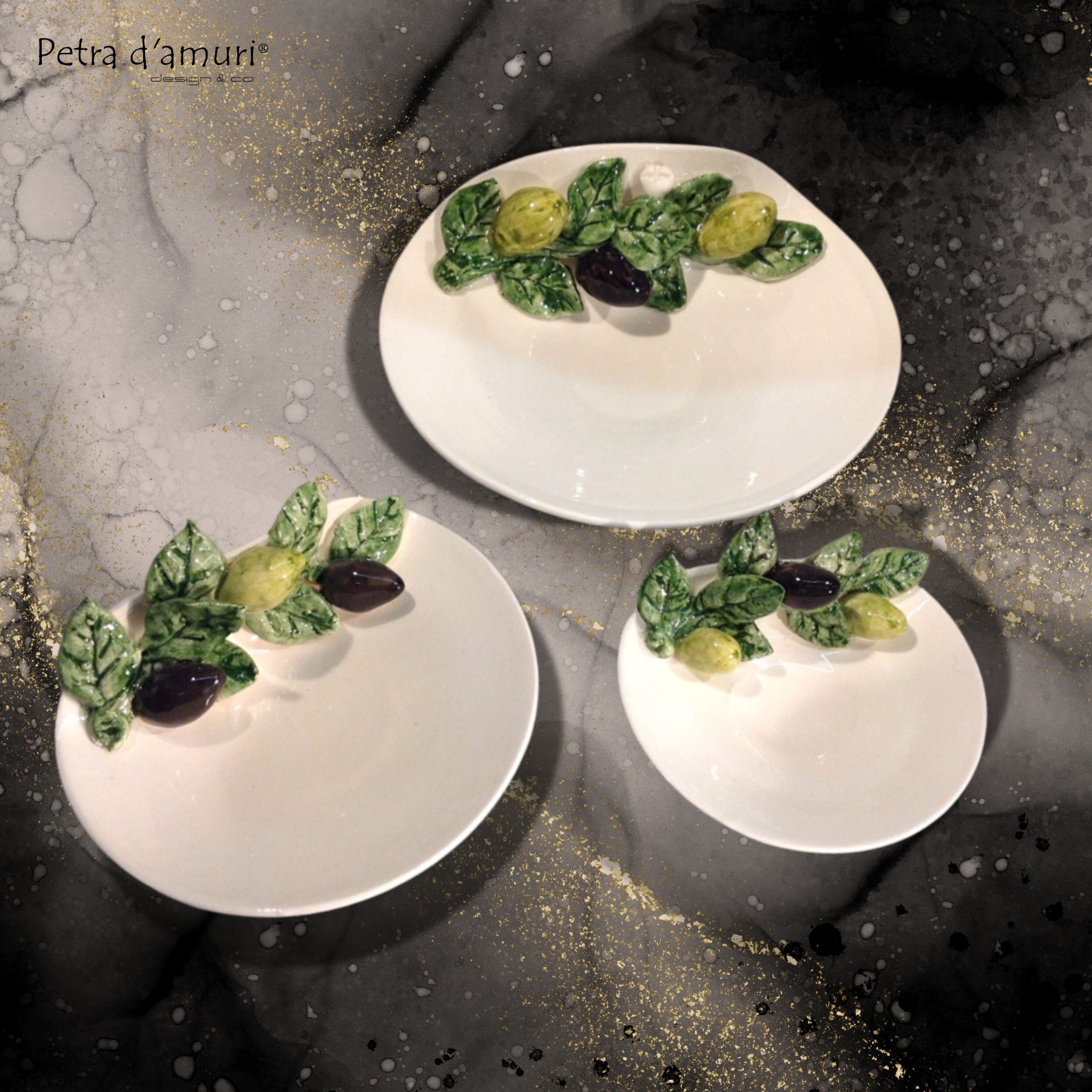 Ciotola Porta Olive in Ceramica Siciliana decorata a mano da pregiati artigiani. Disponibile in più misure.