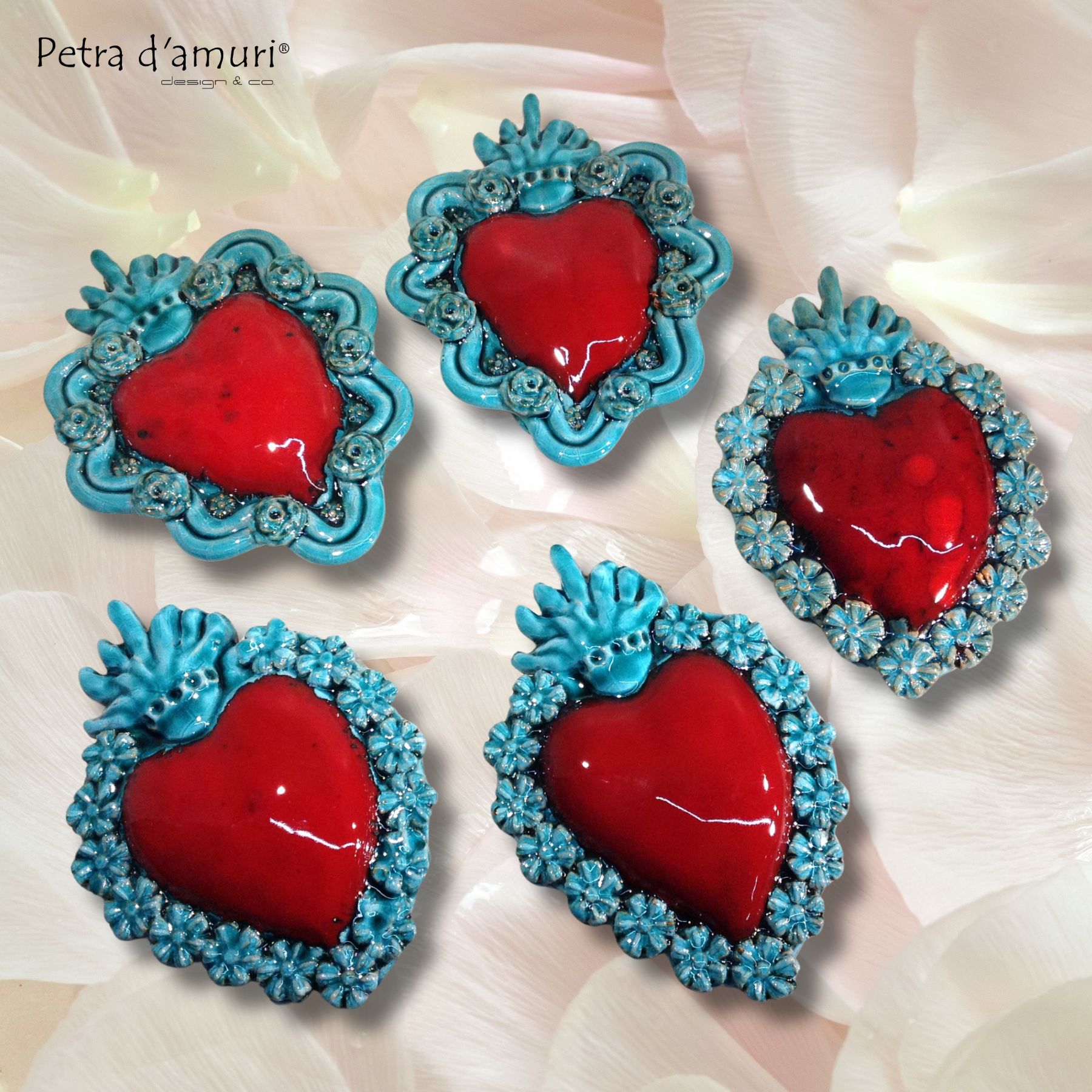 Cuore sacro in ceramica artigianale siciliana
