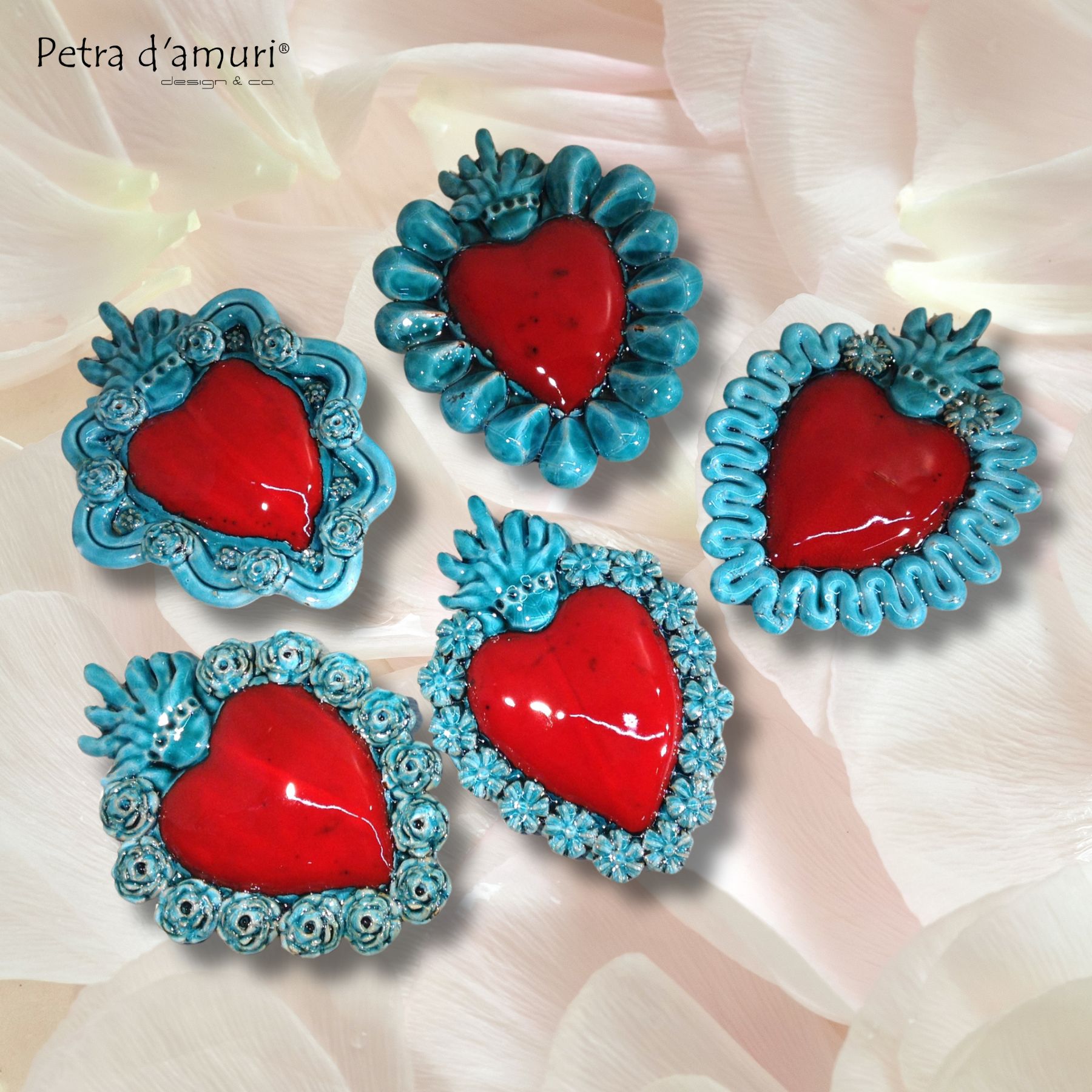 Cuore ex voto in ceramica artigianale siciliana