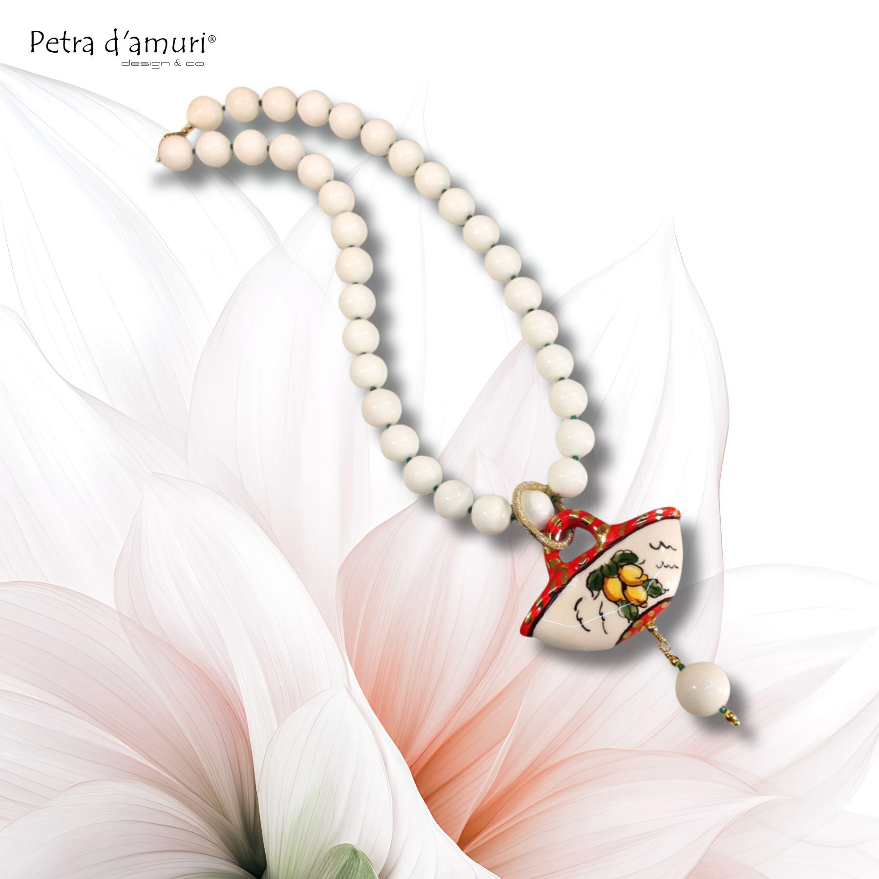 Elegante Collana Siciliana con Agata e Coffa in ceramica finemente decorata, cristalli verde bosco ed ematite. Pezzo unico. Made in Sicily by Petra d’amuri